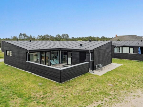 Elegant Holiday Home in R m with Whirlpool, Ebberup